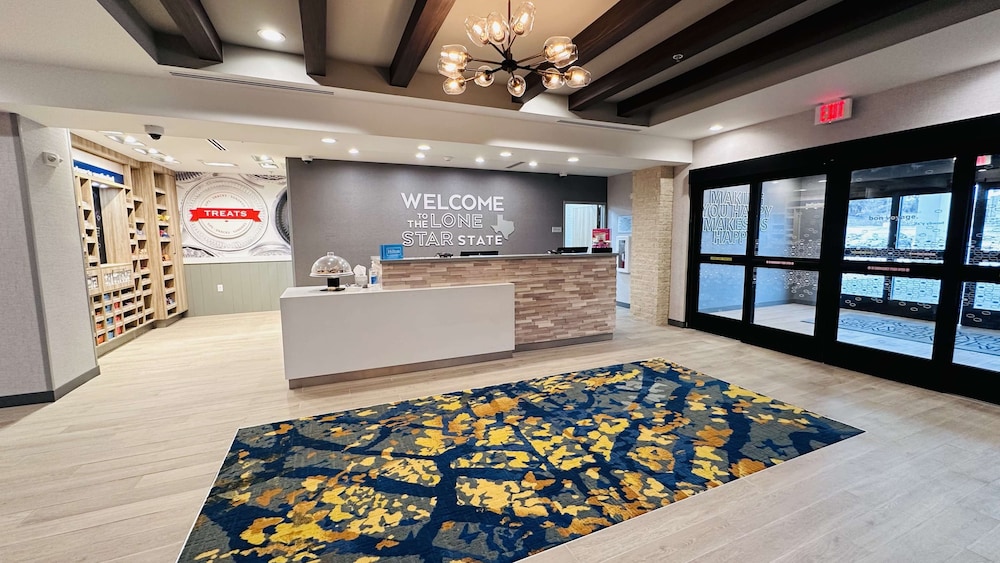 Hampton Inn & Suites Weatherford - photo 10