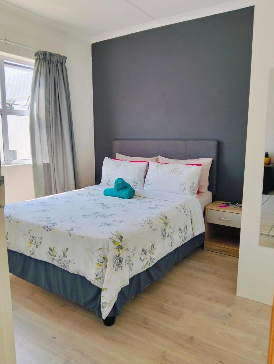 Cozy corner apartment Muizenberg