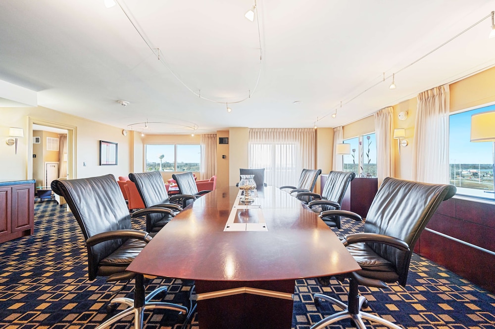 Hilton Chicago Oak Brook Suites - photo 13