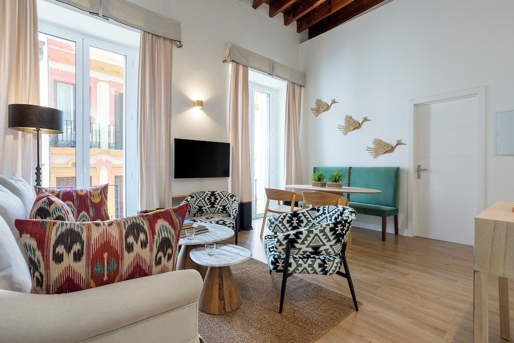 Genteel Home Zaragoza — 4-Star Luxury Hotel in Sevilla, Spain