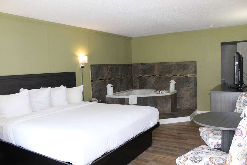 Baymont by Wyndham Front Royal Near Shenandoah National Park - photo 15