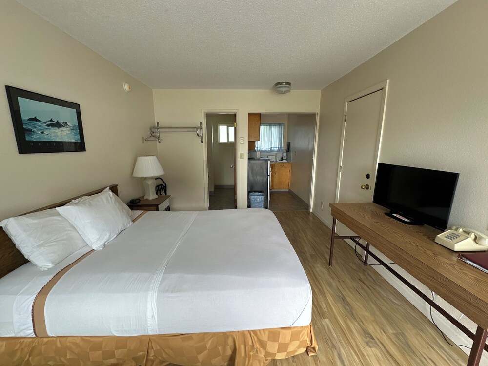 Winchester Bay Inn - photo 5