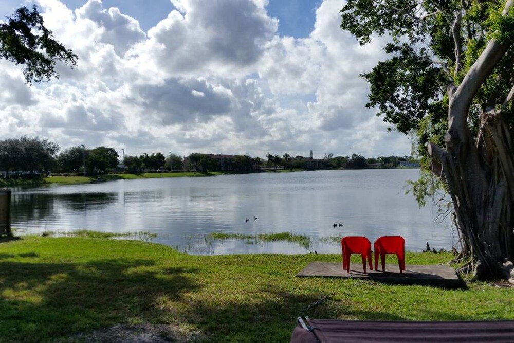 Beautiful Lakeview Sunsets Resort 3BR - photo 26