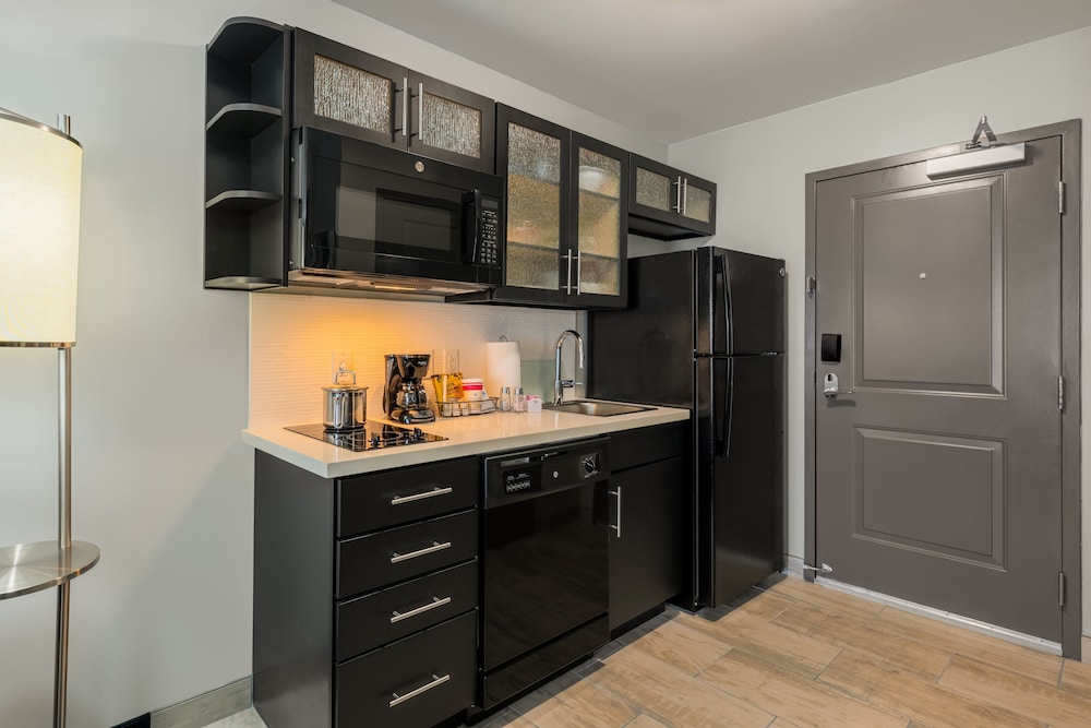 Candlewood Suites Cookeville by IHG - photo 18
