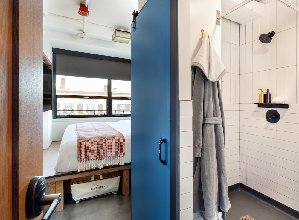 The Revolution Hotel - photo 23