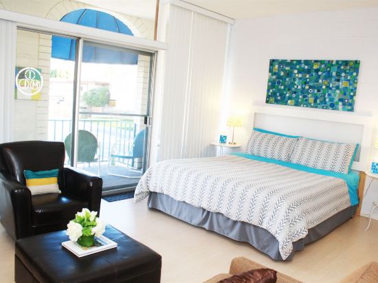 International Hotel and Suites - photo 14