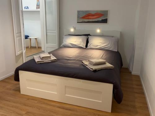 Casa in Centro Con Terrazzo — 4-Star Luxury Hotel in Bari, Italy