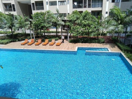Youth City Residence Nilai 2R2B City View with Balcony — 4-Star Luxury Hotel in Kampung Baharu Nilai, Malaysia