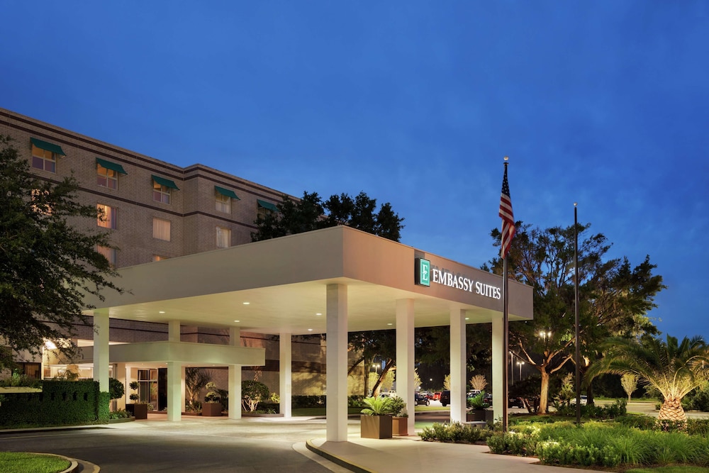 Embassy Suites by Hilton Brunswick - photo 39