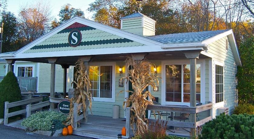 Seascape Motel & Cottages in Belfast, United States