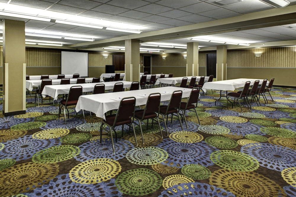 Holiday Inn Express Hotel & Suites Deadwood Gold Dust Casino - photo 49