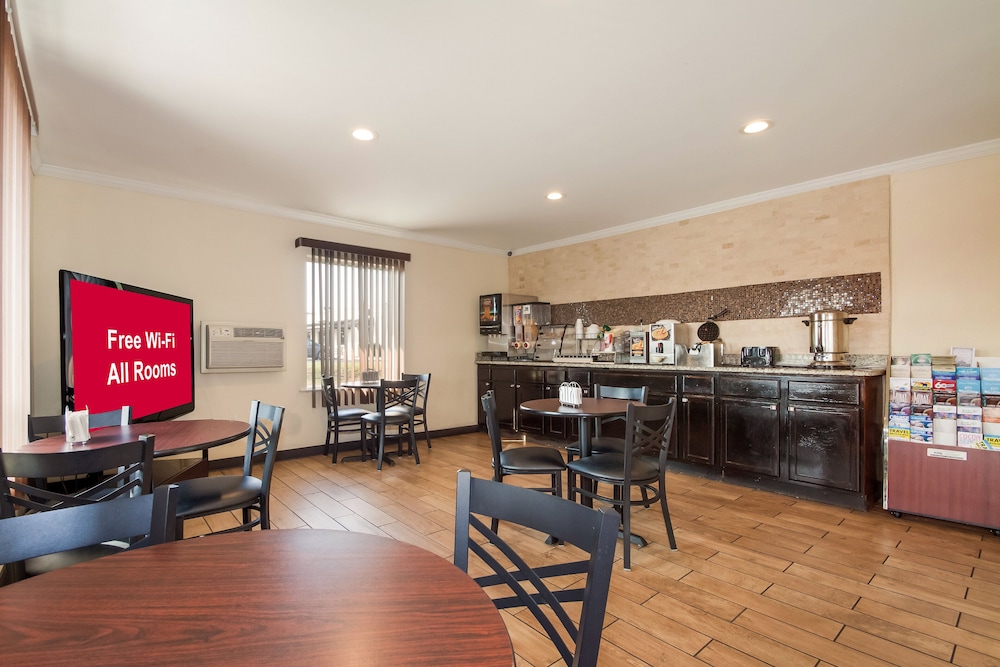 Red Roof Inn Santee - photo 19