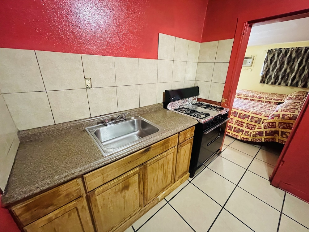 Royal Palms Motel & RV Park - photo 10