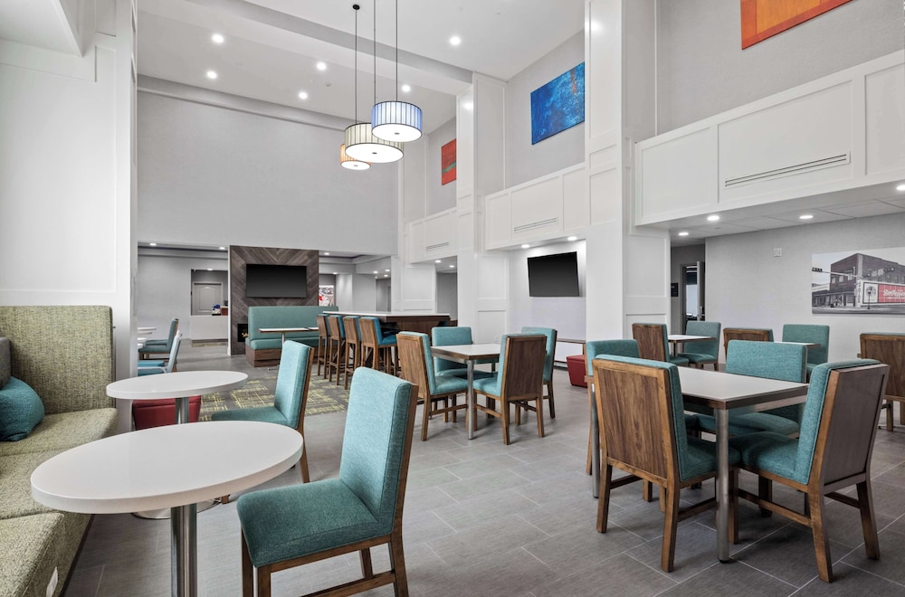 Hampton Inn & Suites Mount Pleasant - photo 28
