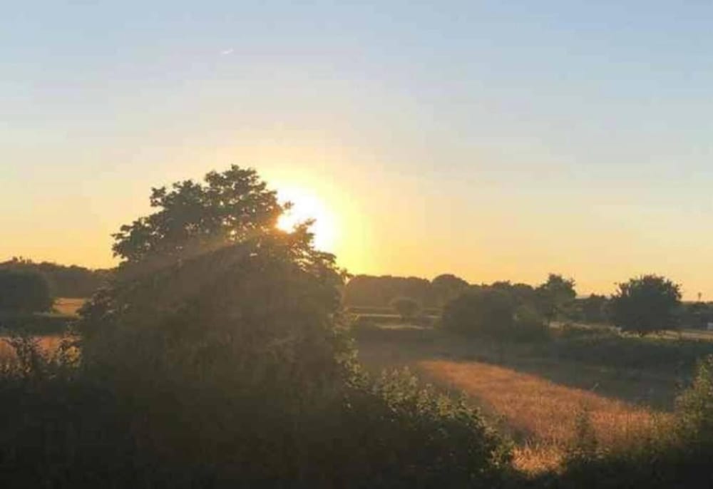 2 Guests Garden Retreat With Balcony Views — hotel in Bruton