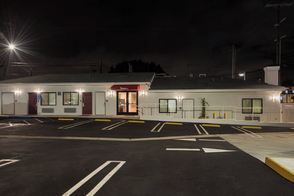 Red Roof Inn Carson Wilmington CA - photo 22