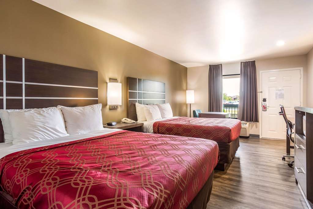 Econo Lodge Inn & Suites Murfreesboro Shopping District - photo 13