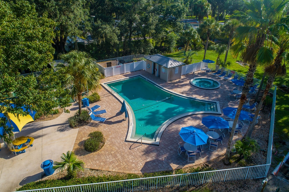 Tampa East RV Resort Campground - photo 17