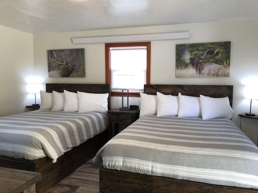 Yellowstone Riverside Cottages - photo 5