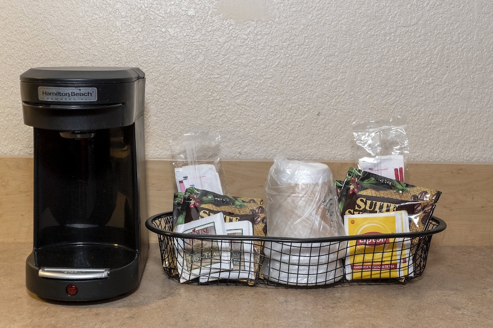 Quality Inn & Suites - photo 24