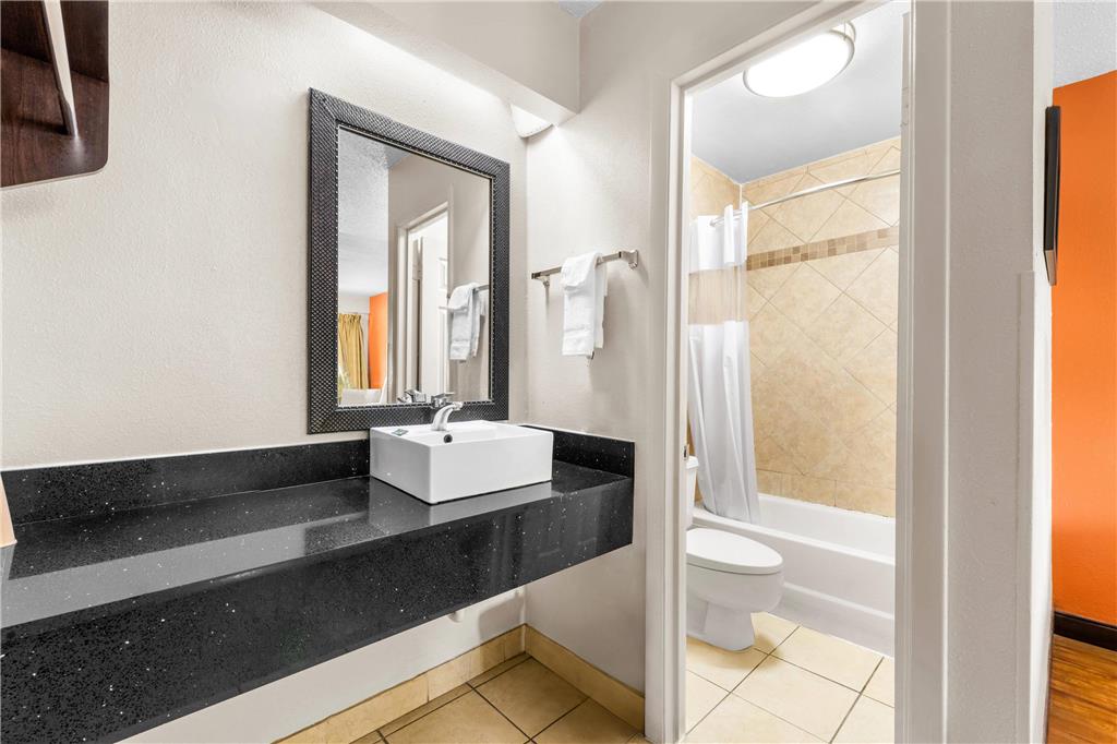 Econo Lodge Charlotte Airport - photo 37