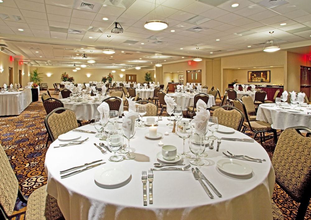 Holiday Inn Purdue Fort Wayne by IHG - photo 22