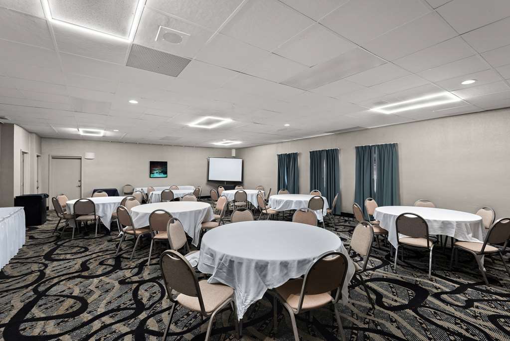 Wyndham Garden Ankeny - photo 48