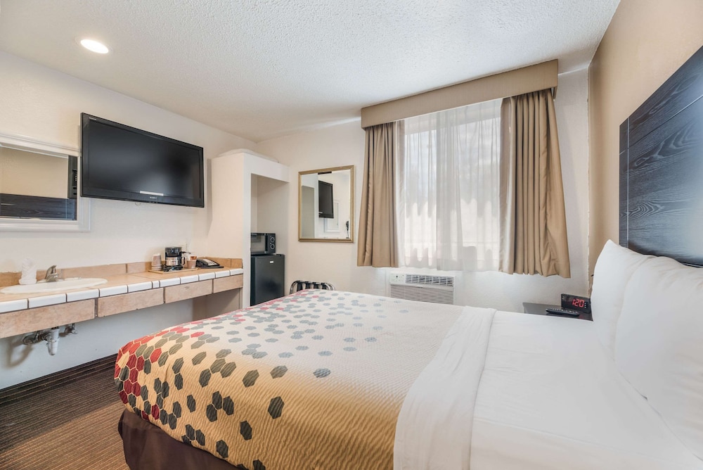 Rodeway Inn Flagstaff Downtown - photo 22