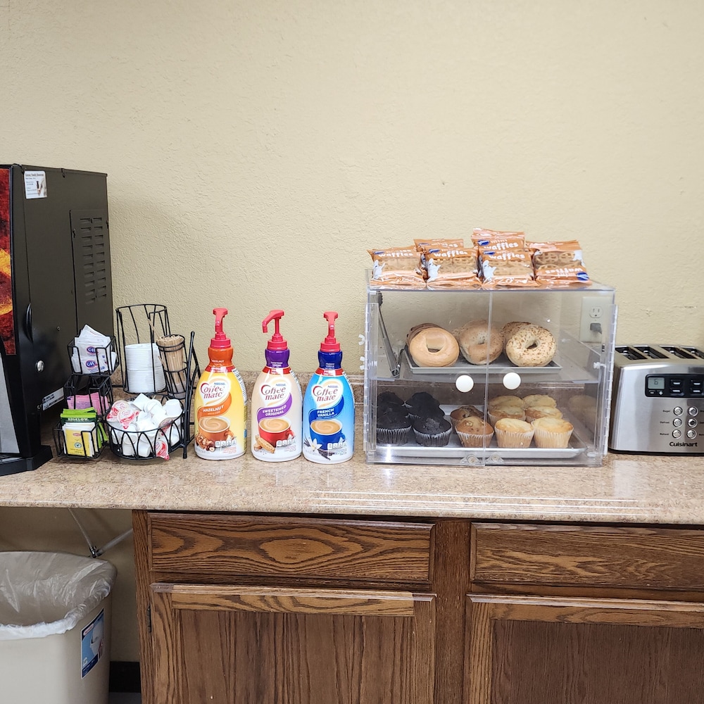 Katahdin Inn & Suites - photo 34