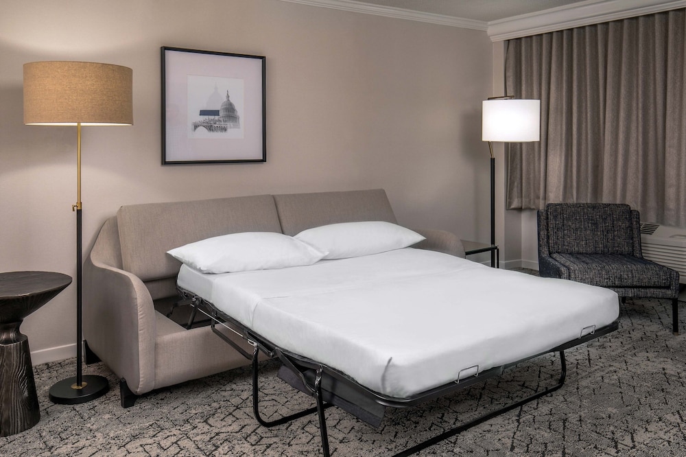 Sheraton Pentagon City Hotel - photo 9