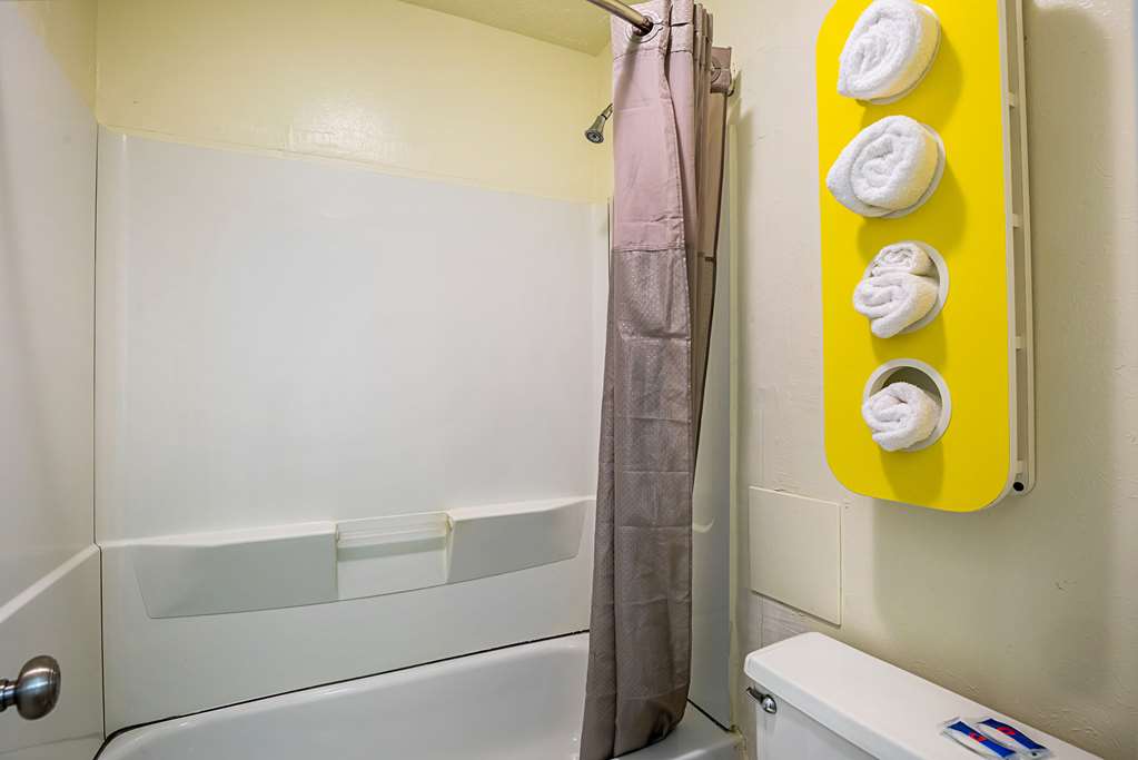 Motel 6 Madisonville TX - photo 19