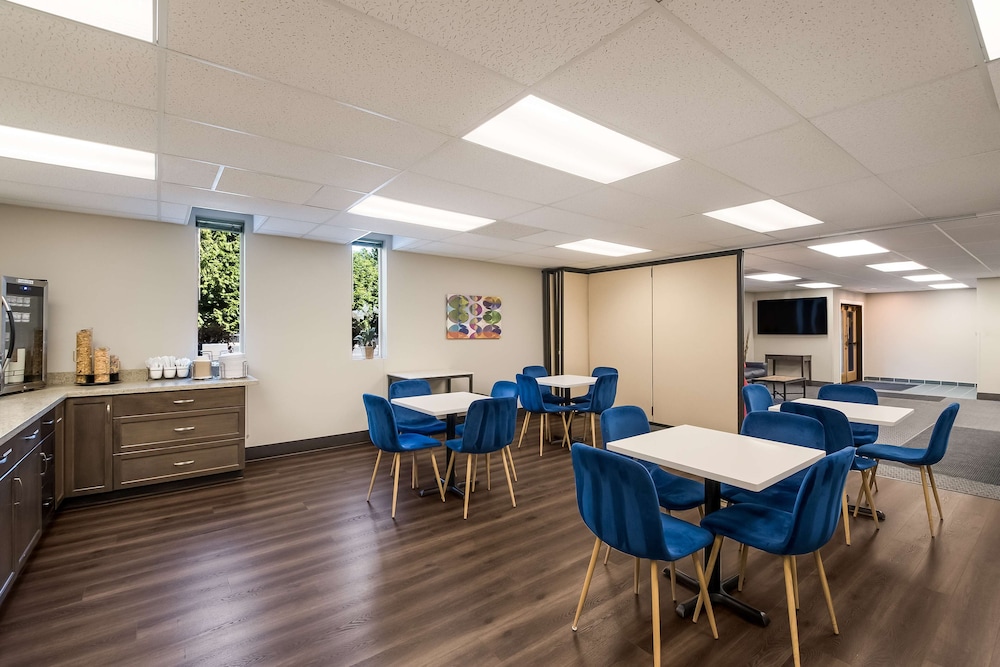 Surestay Plus Hotel By Best Western Seatac Airport - photo 29