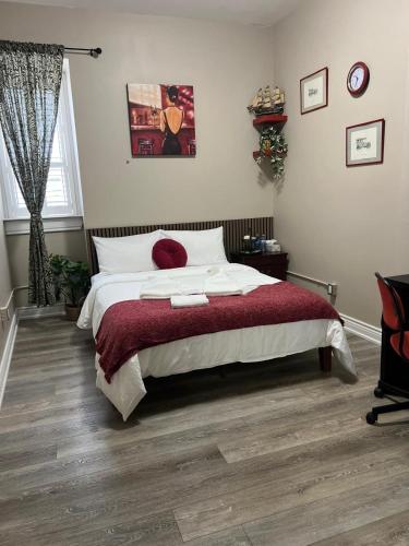 Downtown Private Room Central Location - last minute hotel in Toronto