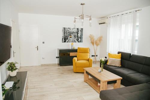 City Center Spacious Apartment Brandt — 4-Star Luxury Hotel in Slavonski Brod, Croatia