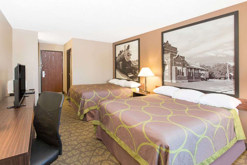 Super 8 by Wyndham Belleville - photo 4