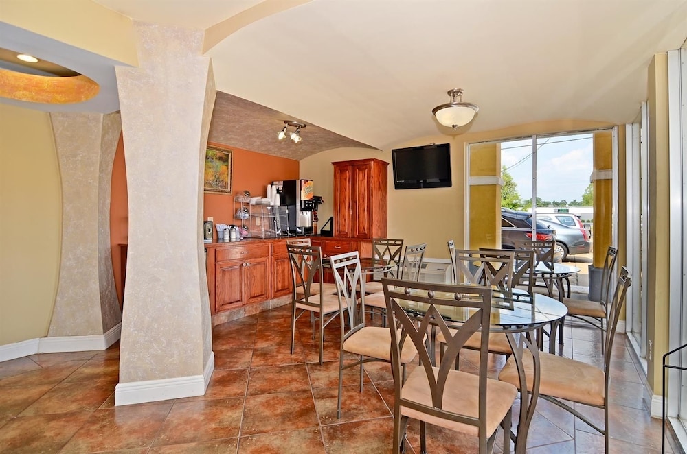 Americas Best Value Inn Alexandria - photo 19