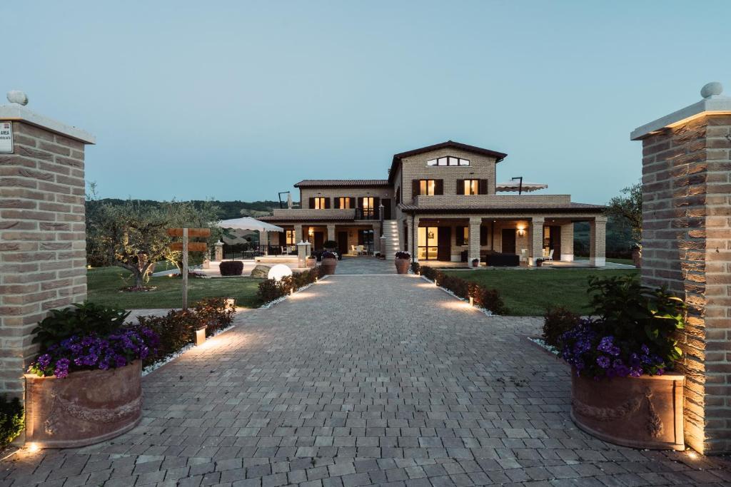 Moresco Agriturismo — 4-Star Luxury Hotel in Moresco, Italy