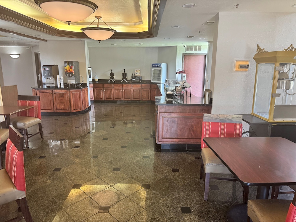 AmericInn by Wyndham Memphis East - photo 31