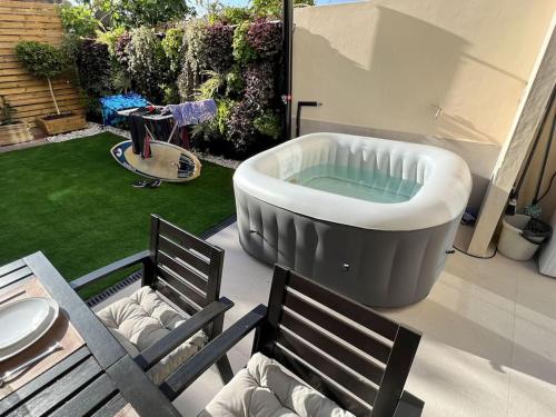 Relaxing Garden Los Cristianos con Jacuzzi y Barbacoa — carbon neutral stay, Arona