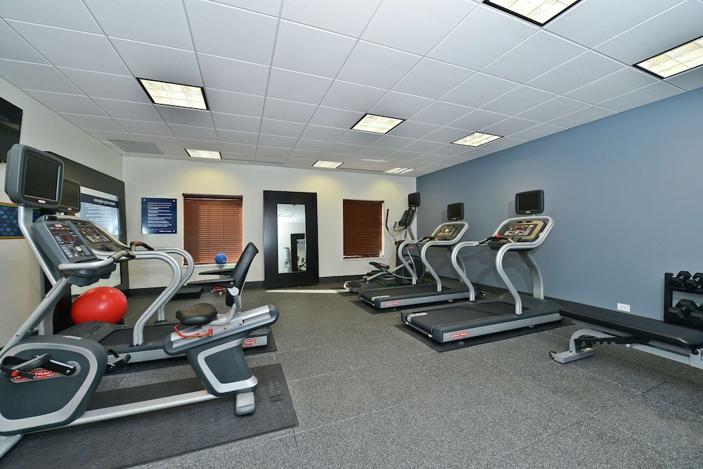 Hampton Inn & Suites Greensboro Coliseum Area - photo 58