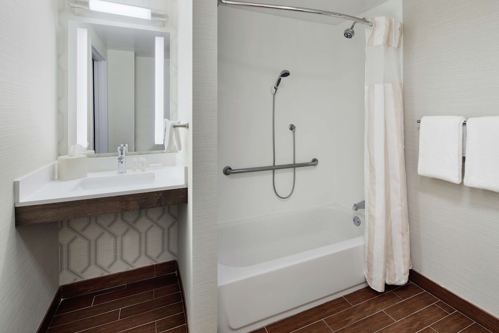 Hilton Garden Inn Allentown West - photo 14