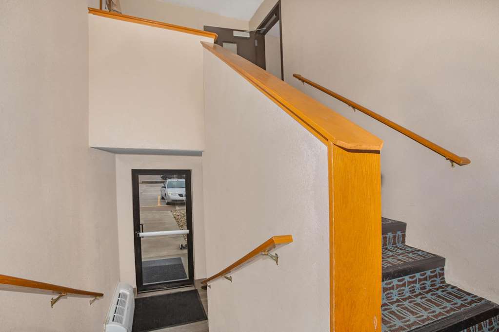Super 8 by Wyndham Fort Madison - photo 25