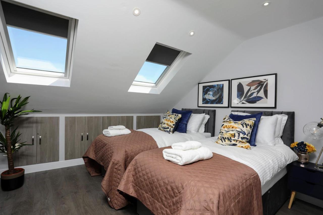 Aisiki Apartments at Stanhope Road North Finchley Airconditioned Multiple 2 or 3 Bedroom Pet Friendly Duplex Flats King or Twin Beds with Free WiFi — 4-Star Luxury Hotel in London, United Kingdom