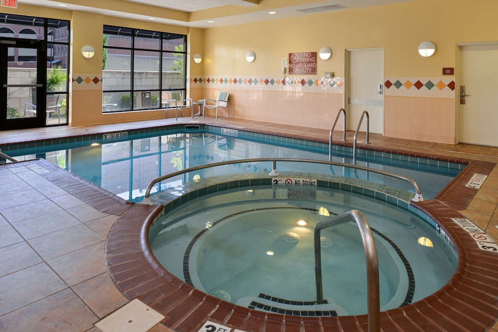 Hilton Garden Inn Terre Haute - photo 59