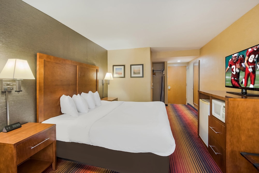 Red Roof Inn Fairfield - photo 12