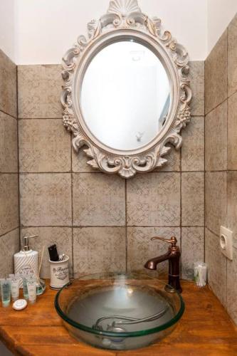 3BR Triplex w Terraces Heart of Tbilisi By Wehost