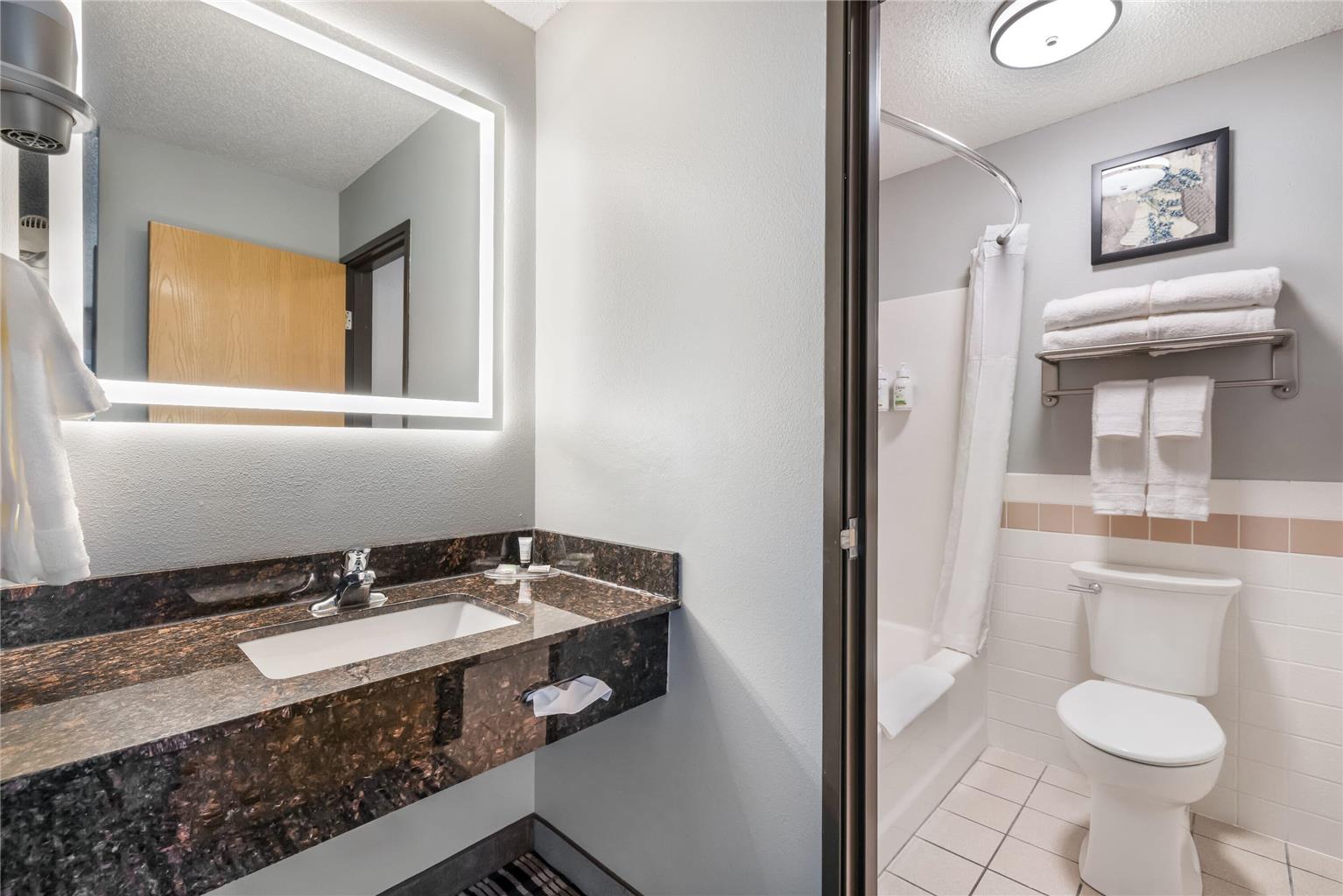 AmericInn by Wyndham Aberdeen Event Center - photo 19