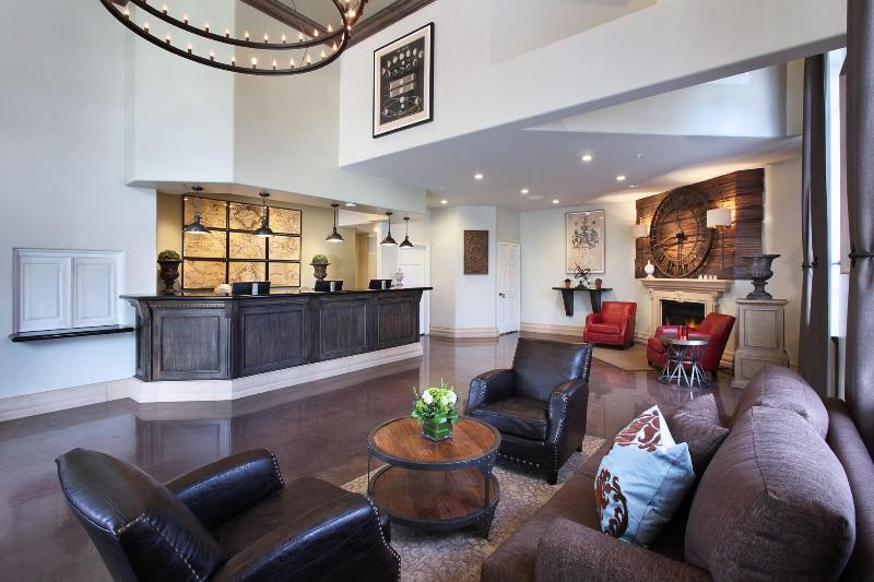 Camelot Inn And Suites