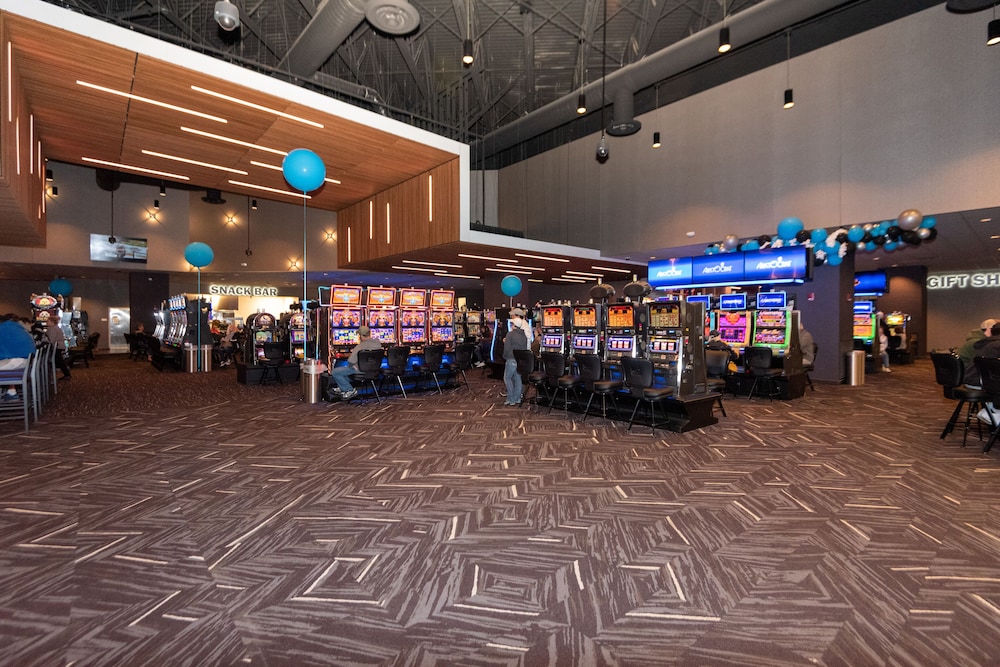 Royal River Casino and Hotel - photo 28