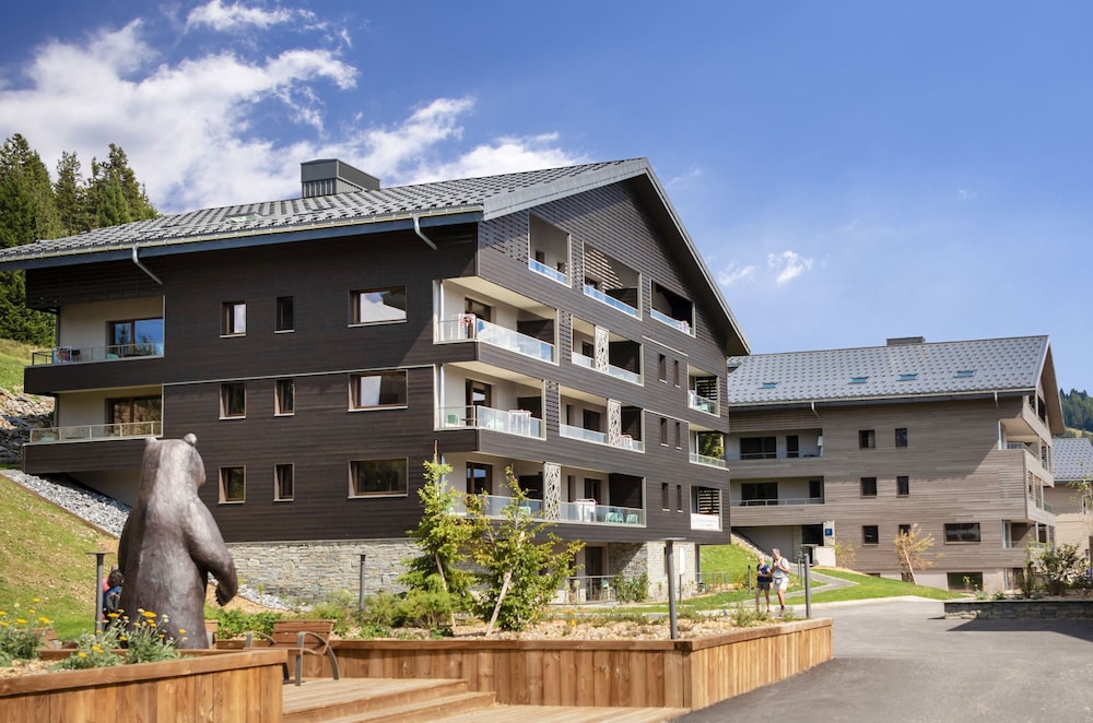 Résidence Club MMV Les Chalets des Cimes — 4-Star Luxury Hotel in Chamonix-Mont-Blanc, France